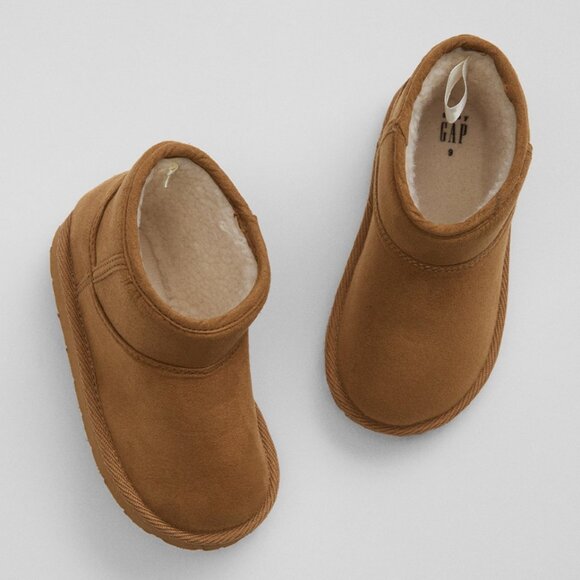 Gap Cozy Toddler Boots - Picture 1 of 6